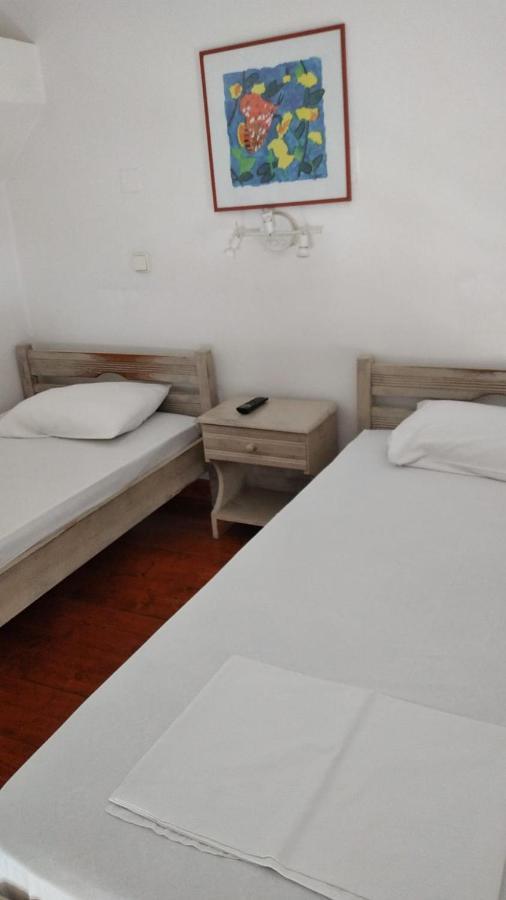 Odos Odysseos Aparthotel Ermoupoli Esterno foto